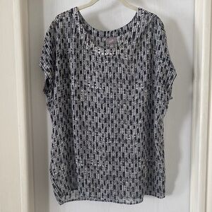 🌺3/$18 Sale J.Jill Black and White Tunic